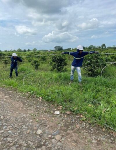 Construcción de acometida en media tensión 13.8kV y baja tensión con alumbrado público